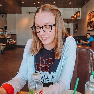 Meet your Posher, Ada